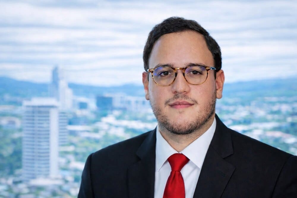 Raúl Valladares Pavón, perfil y experiencia como director interino del INJUPEMP