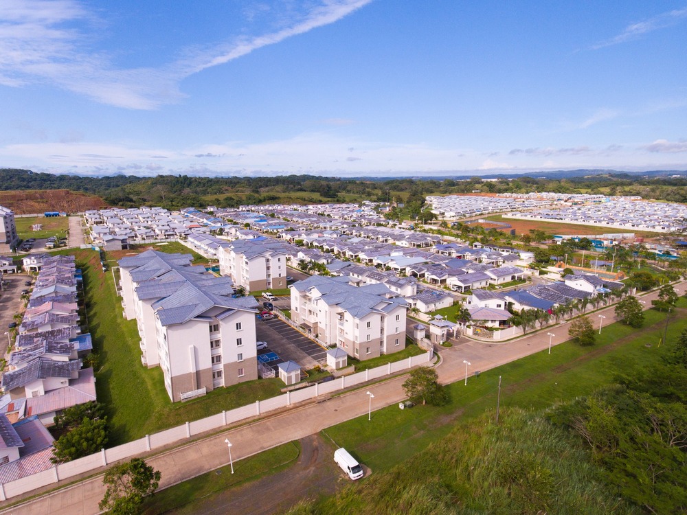 Proyecto inmobiliario moderno Playa Dorada 11