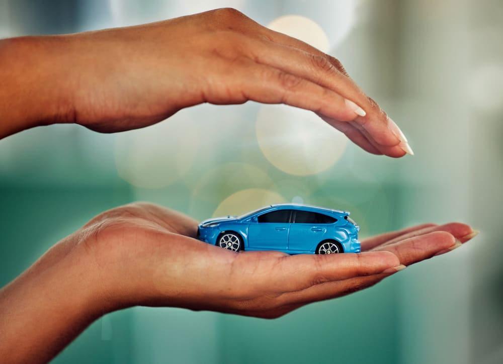 póliza de seguro automóvil