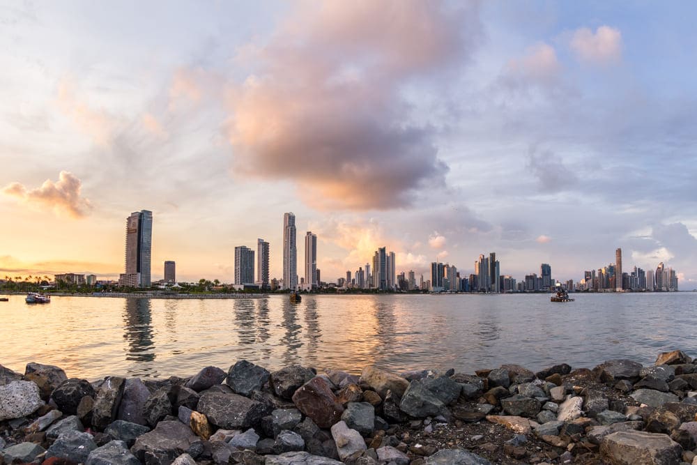 Why has Panama become a popular retirement destination?