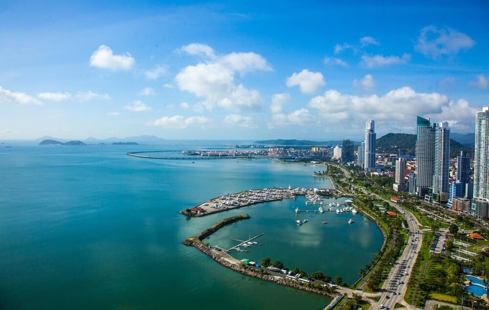 Why has Panama become a popular retirement destination?