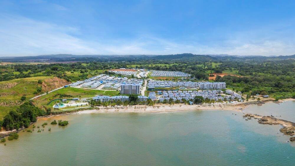 Comunidades de Playa Dorada 1