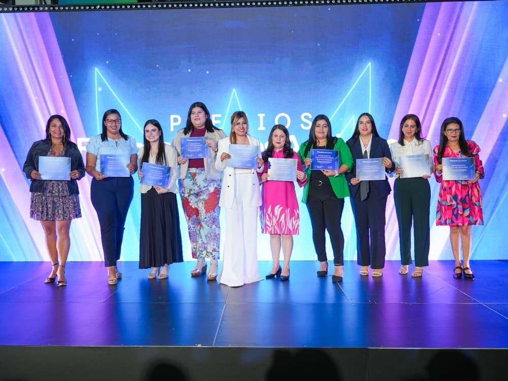 Grupo Ficohsa informa sobre la quinta edición del Premio Mujeres Adelante