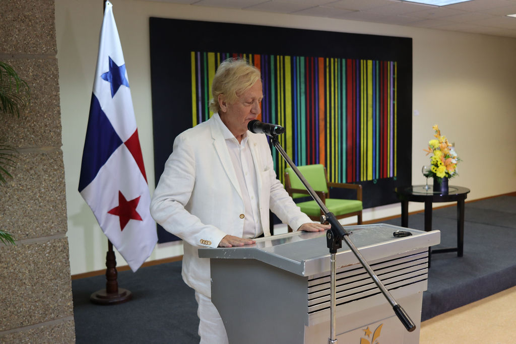 Panamá premia la trayectoria de Carlos Malo de Molina con galardón literario internacional