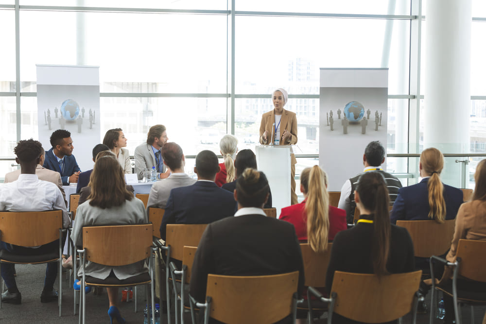 Conferencias deportivas para empresas: ventajas para el liderazgo y el trabajo en equipo