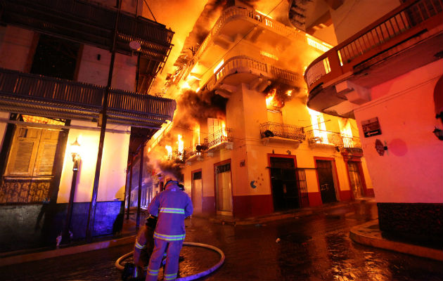 Donaciones del Club Kiwanis de Panamá a los afectados por el incendio en San Felipe