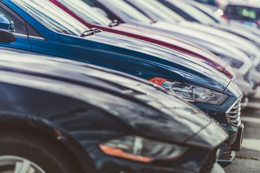 Tarifas actualizadas para renovar placas de autos y 4×4 en Panamá
