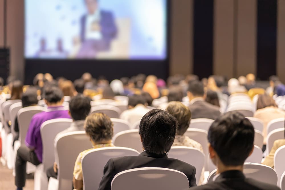 Por qué elegir conferencistas de Fórmula 1 y automovilismo para tus eventos empresariales